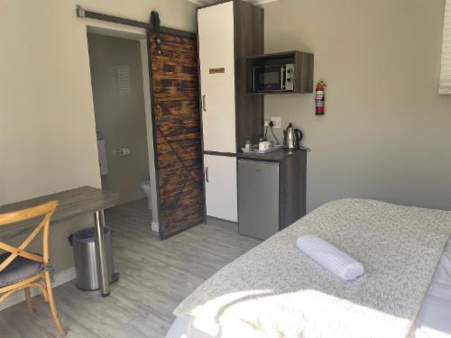 Room No 8