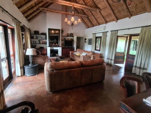 Hyena Dawn - Luxury Villa