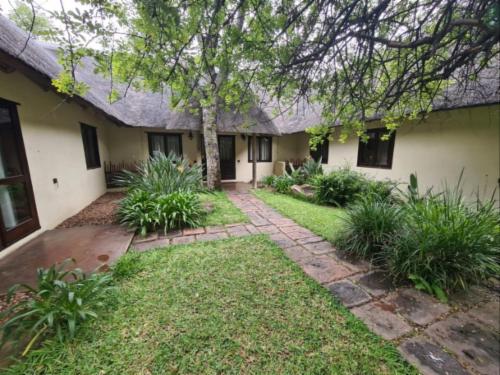 Hyena Dawn - Luxury Villa