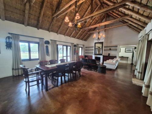 Hyena Dawn - Luxury Villa