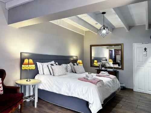 Olive Room - Superior King Room