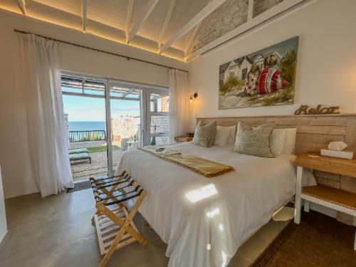 Ocean Room 4