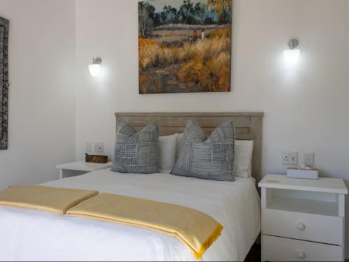 Mountain View Room 2