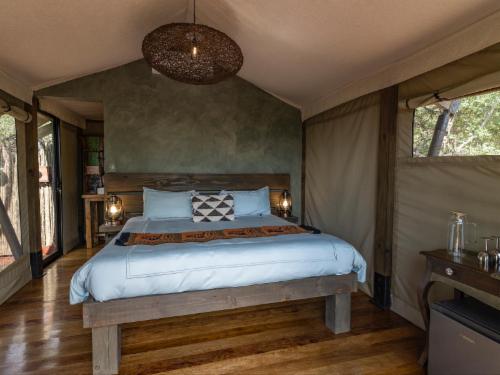 Lux Bush Tent
