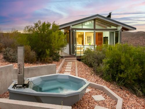 Luxury Cabin 9 with Hot Tub