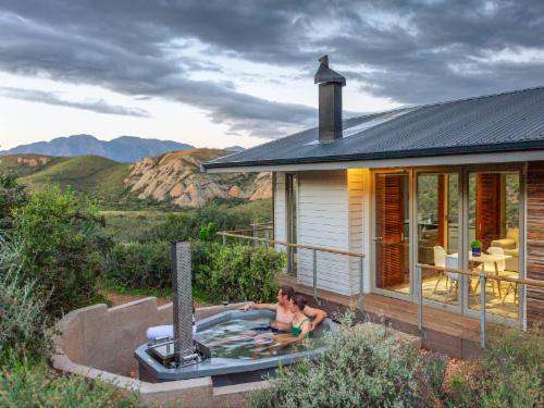 Luxury Cabin 5 with Hot Tub