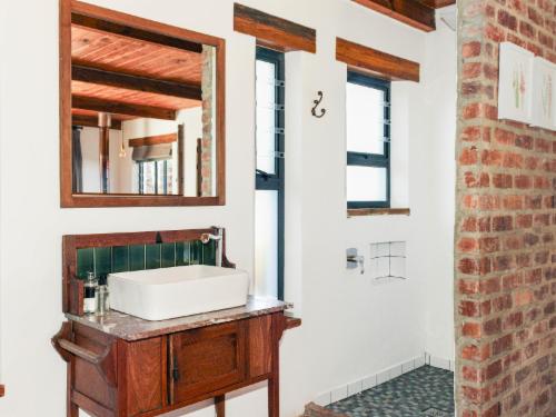 Couples Cottage 3 (With Hot Tub)