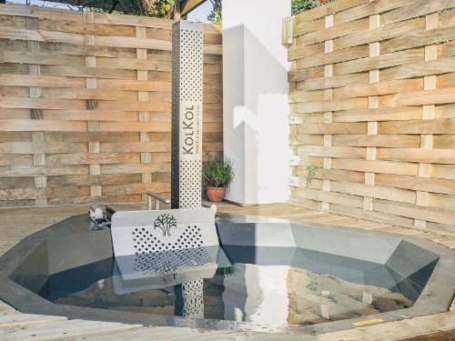 Couples Cottage 3 (With Hot Tub)