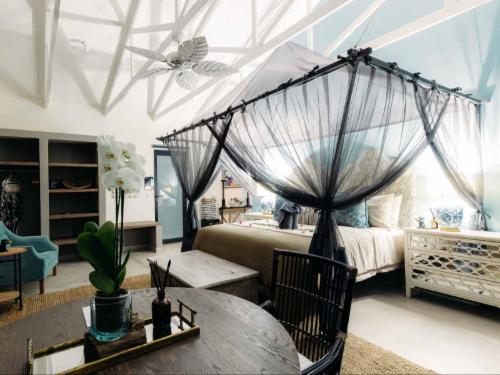 Presidential Suite - Blue Moon