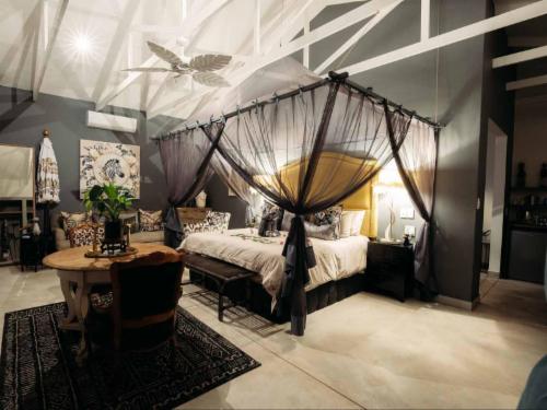 Presidential Suite - Full Moon