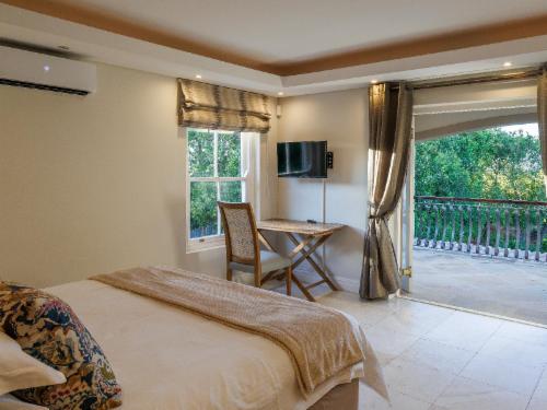 Luxury Two Bedroom Signature Apartment