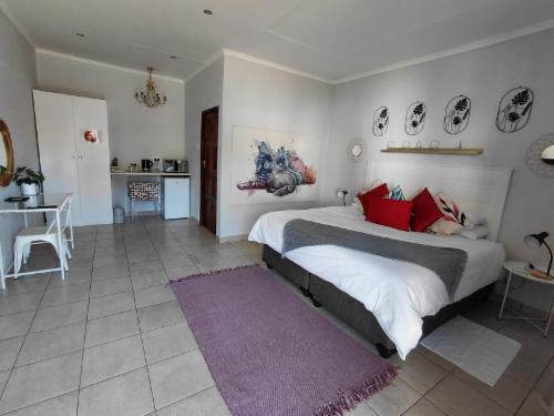 Comfort King/ Twin Room Private Bathroom