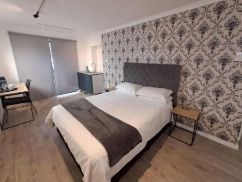Standard Double Room 8 on 16