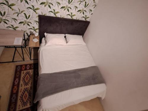 Standard Double Room 7 on 16