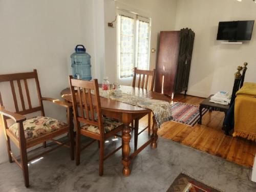 Die Dorpshuis Graaff Reinet | Granaat