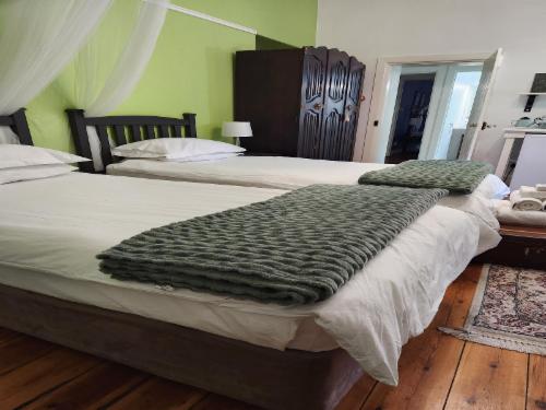 Die Dorpshuis Graaff Reinet | Spekboom