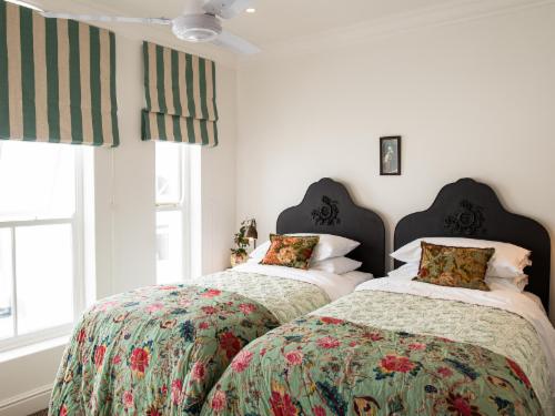 OnderDorp Monk Towers 2