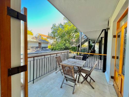 402 Coacher's Courtyard