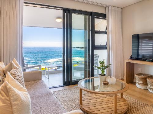 One Bed Sea View First Floor 205