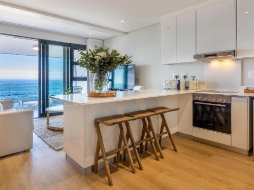 One Bed Sea View First Floor 205