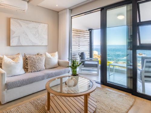 One Bed Sea View First Floor 205