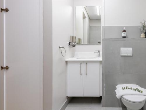 One Bed Sea View First Floor 205