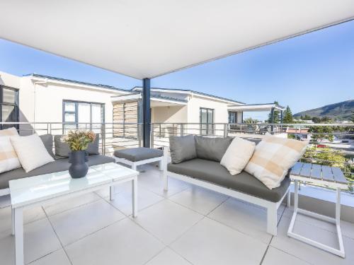 Two Bed Pool View Delux 305