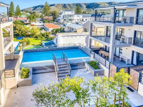 Two Bed Pool View Delux 305