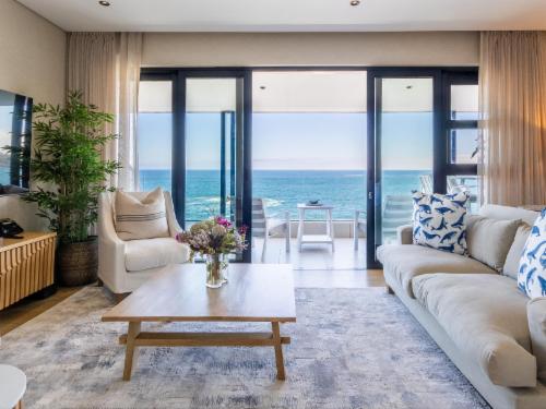 Two Bed Penthouse 2nd floor 301