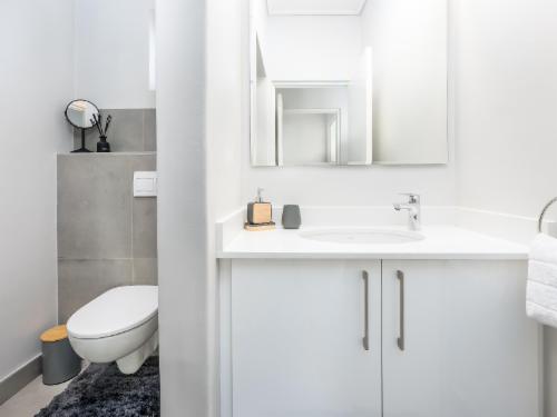 Two Bed Pool View Delux 305