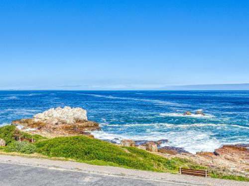 One Bed Sea View First Floor 204