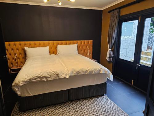 Gold Room