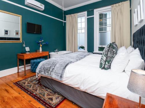 Deluxe Suite 1