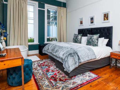 Deluxe Suite 1