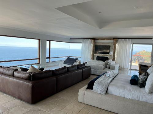 Avah May Suite