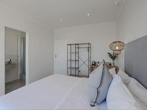 8 - Comfort Room