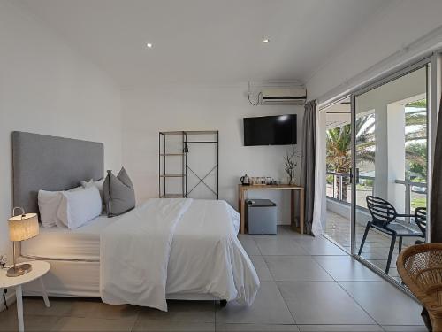 5 & 6 - Balcony Room