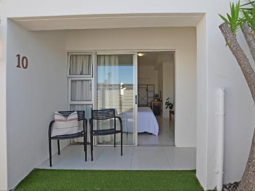 10 - Courtyard Suite