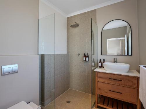 2 - Premium Ground Floor - Queen
