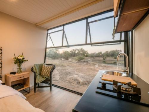 2 sleeper Cabin with Queen bed
