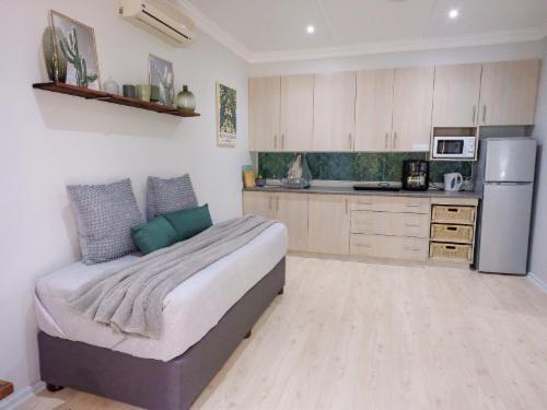 Garden Studio Apartment
