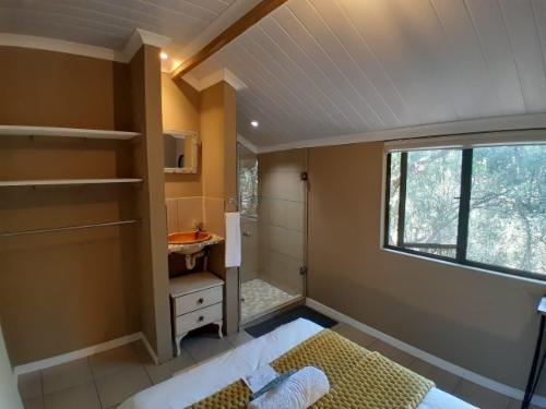Standard Single Cabin