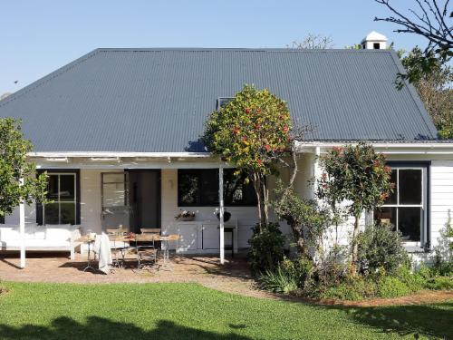 Kumbuk House - 7 Cabriere Str