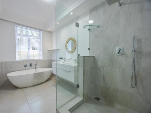 Superior King Room Room 1