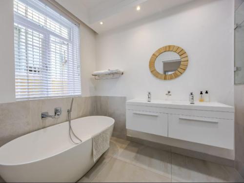 Superior King Room Room 1