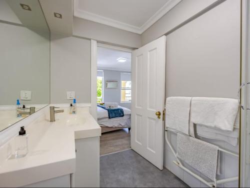 Deluxe King Room Room 5