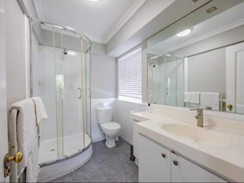 Deluxe King Room Room 5