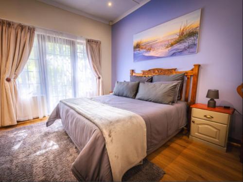 Queen Room with Garden View