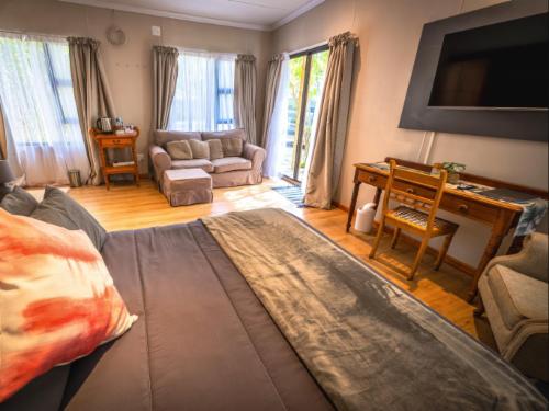 Deluxe Queen Room