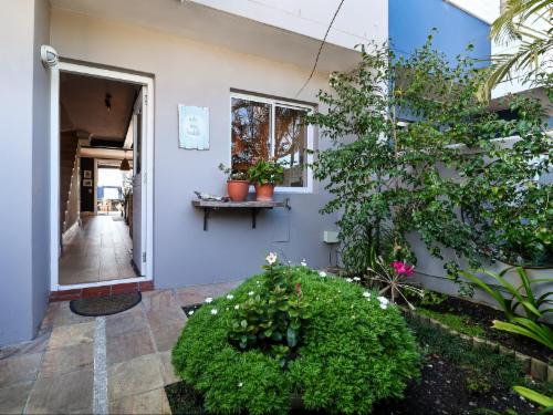Three Bedroom Waterfront Holiday Home